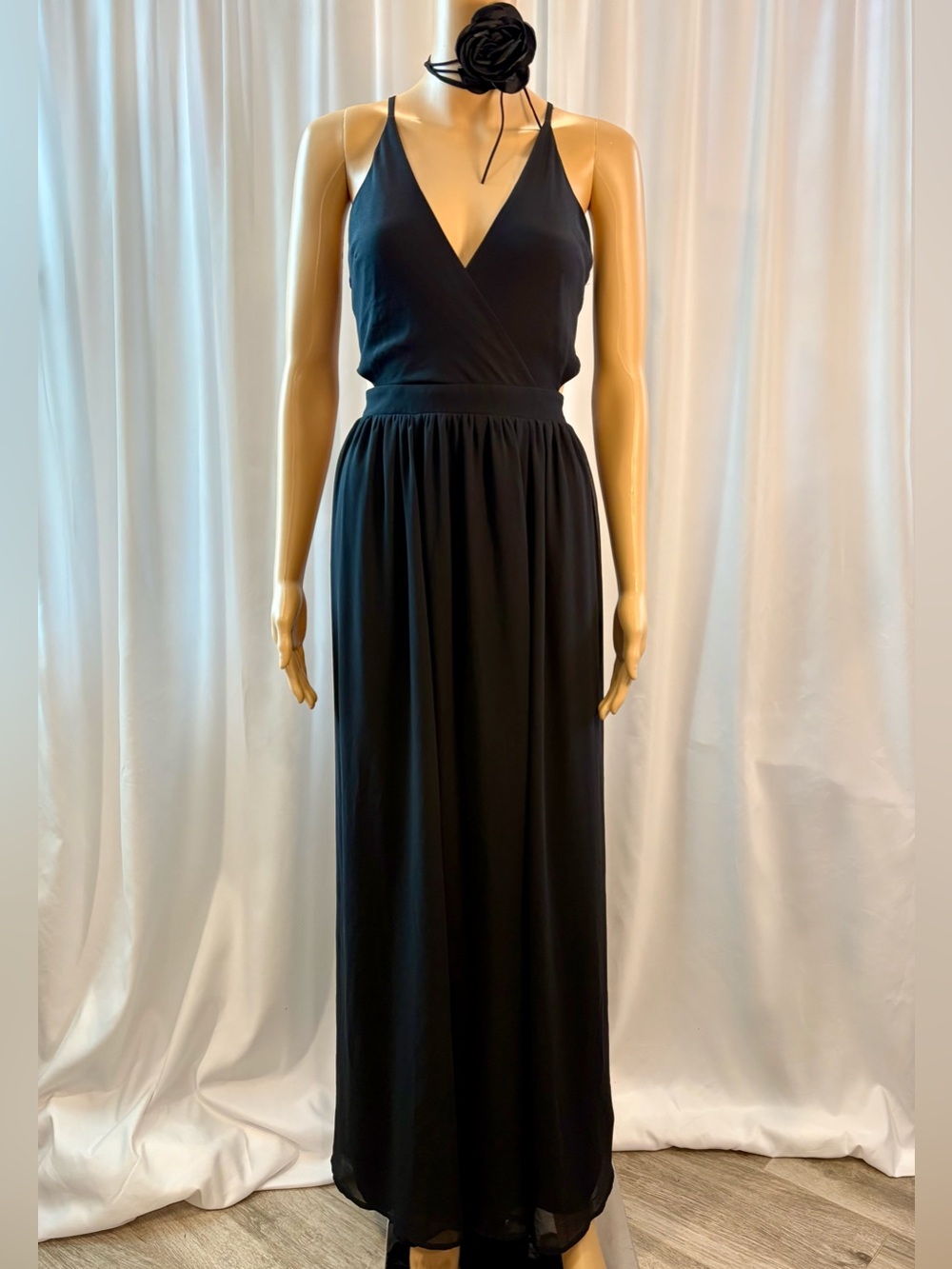 Express Black Lace Up Open Back Maxi Dress With Side Cutouts
Sz Medium